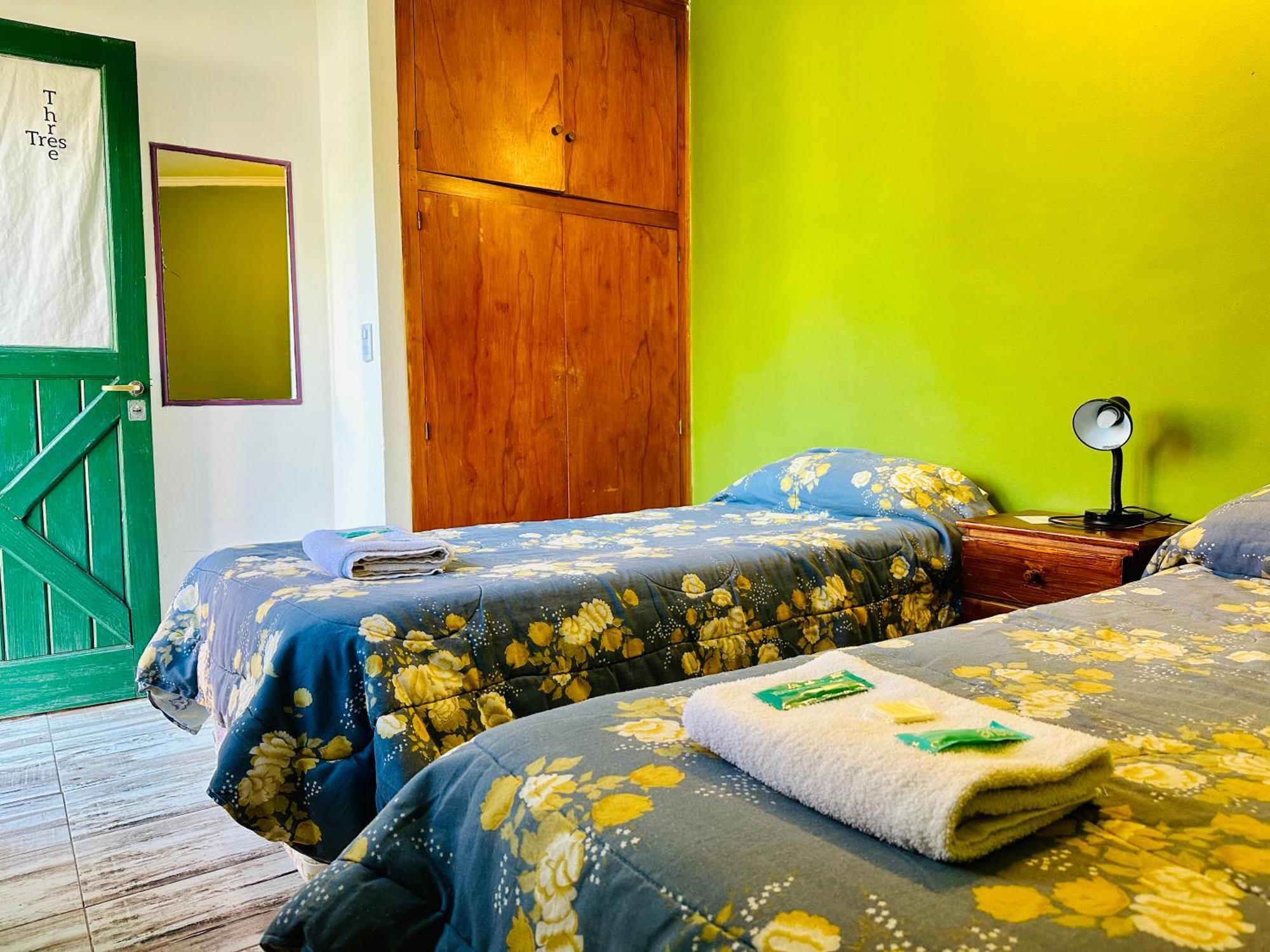 Отель Amancay, Hostal Patagonico Эль-Калафате Экстерьер фото
