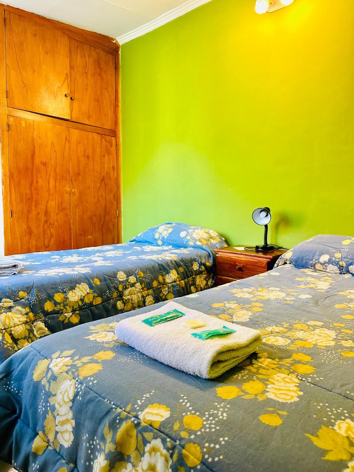Отель Amancay, Hostal Patagonico Эль-Калафате Экстерьер фото