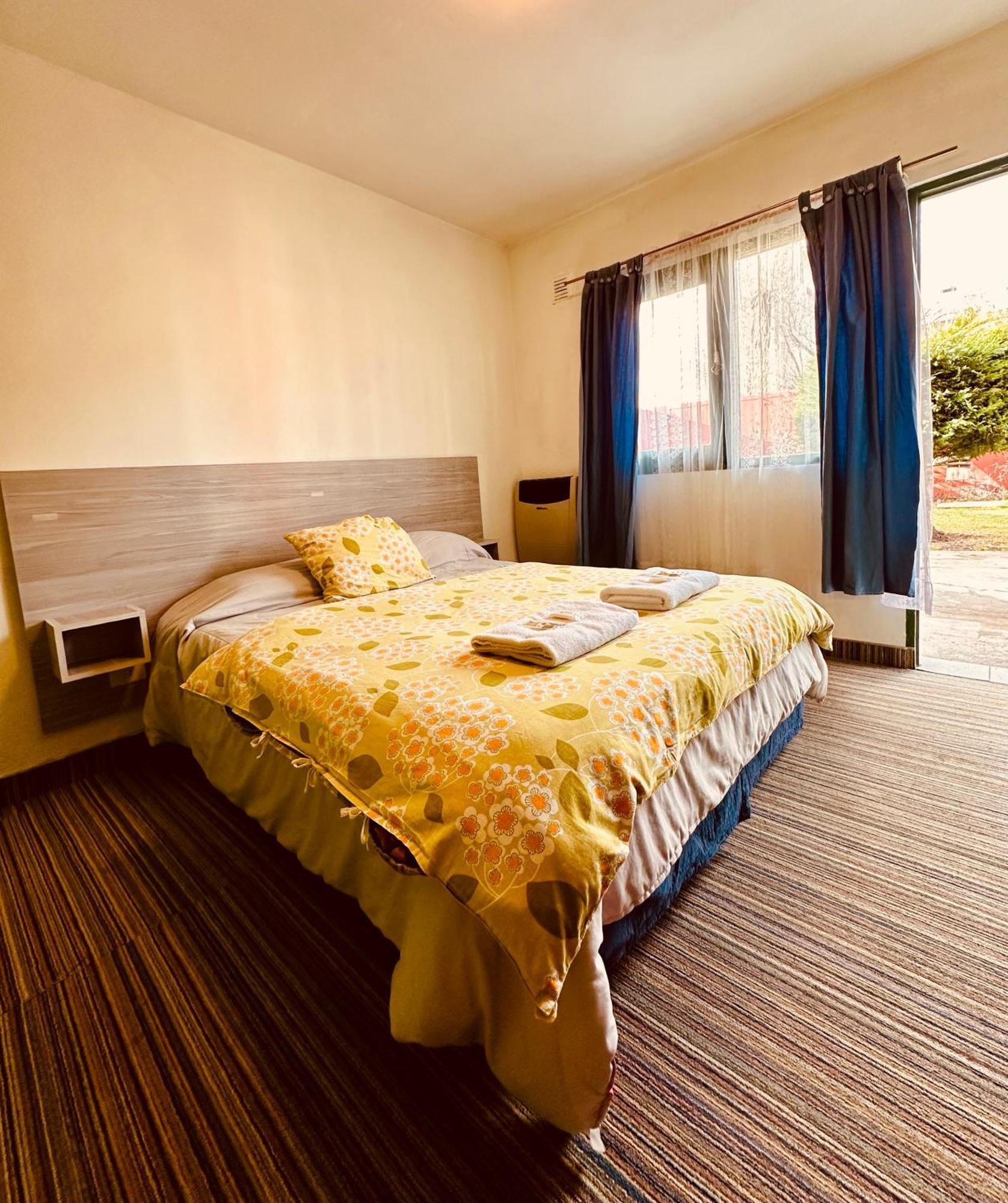 Отель Amancay, Hostal Patagonico Эль-Калафате Экстерьер фото