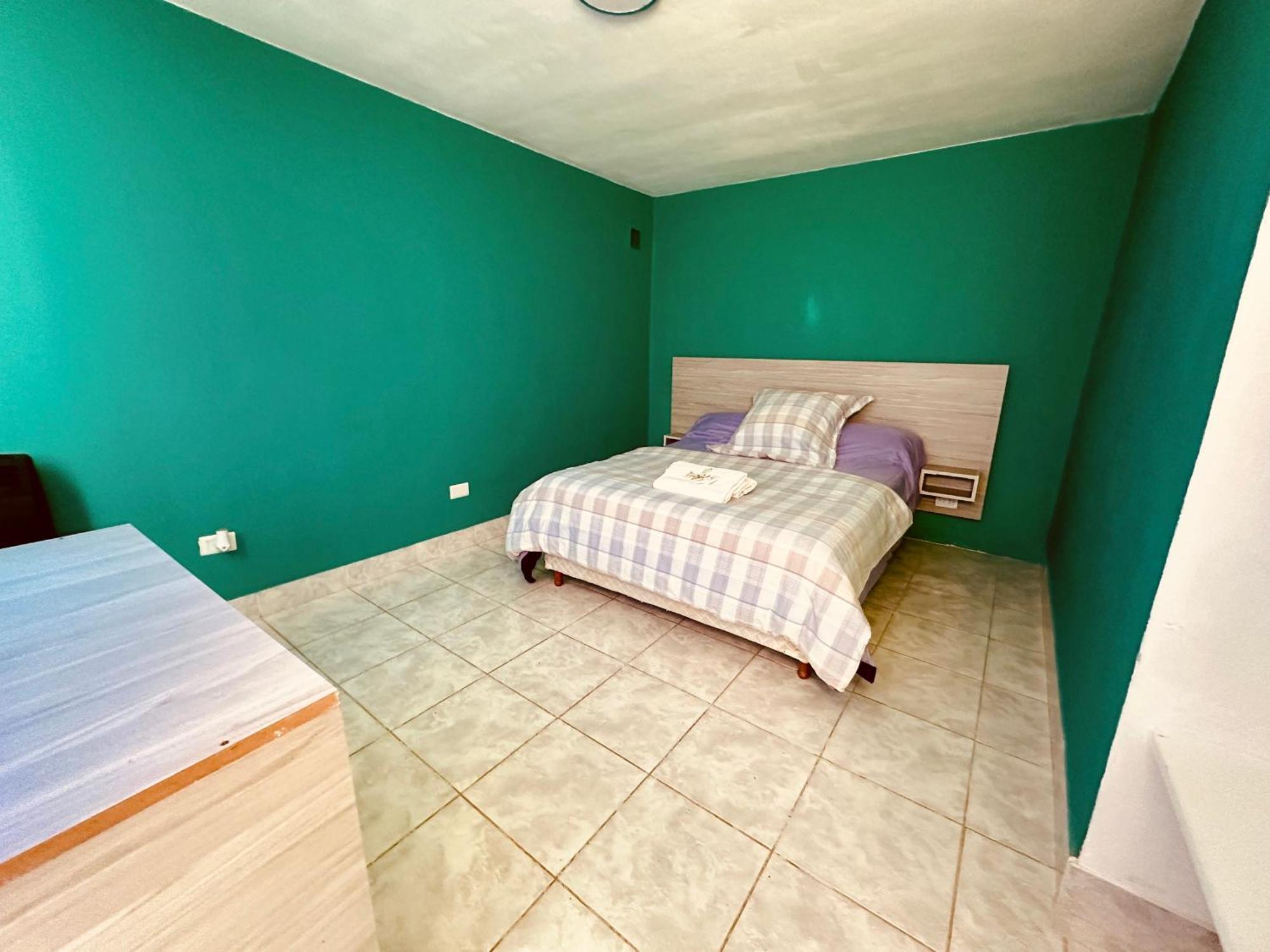 Отель Amancay, Hostal Patagonico Эль-Калафате Экстерьер фото
